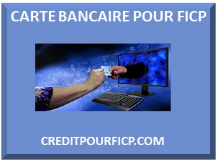 Main tenant une carte bancaire devant un terminal de paiement en magasin